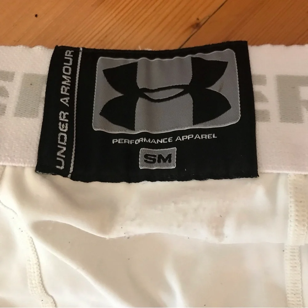 🏈UNDER ARMOUR Compression Shorts - Picture 7 of 8